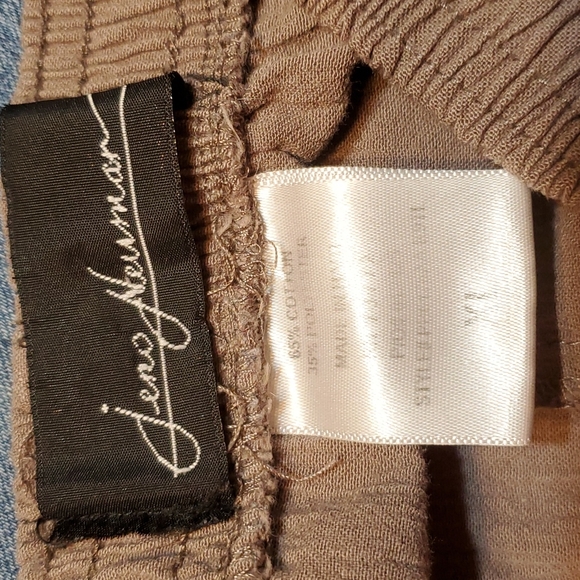 Women's XL Capris - Picture 2 of 2